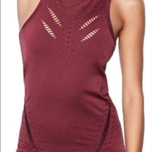 Victoria’s Sport burgundy perforated tank! 💪